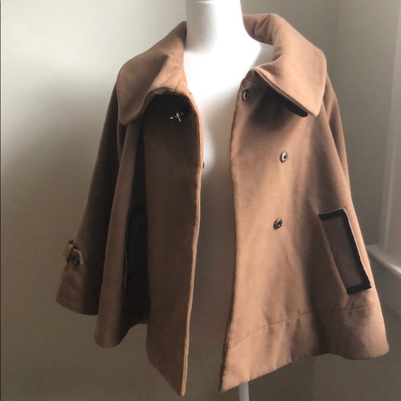 cape style fashion coat - Picture 6 of 8